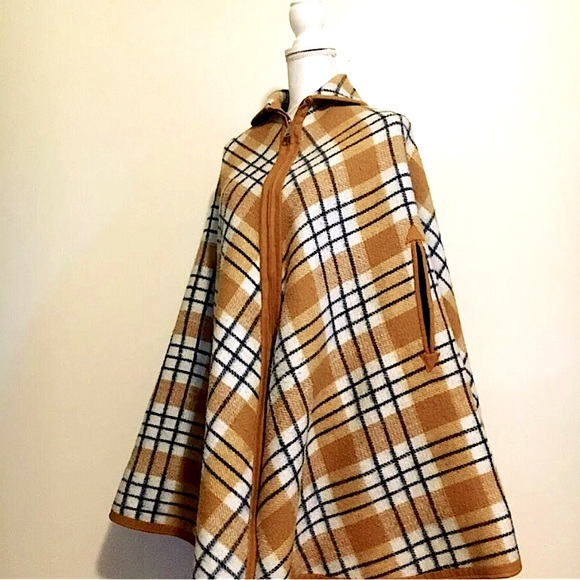 💲SOLD💲 1960s Vintage Reversible Handmade Zip up Cape Solid Mustard or Plaid - Picture 4 of 4